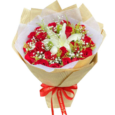 拉萨19朵红玫瑰1支百合，永恒之美